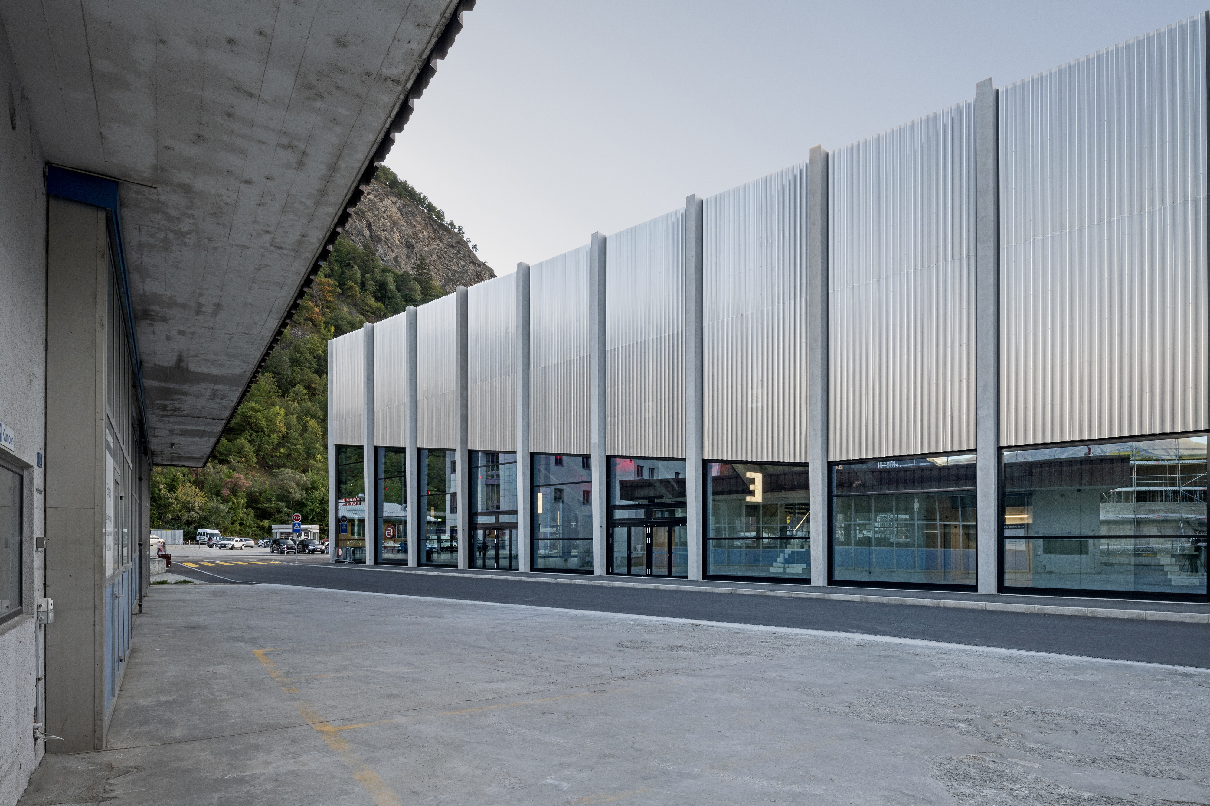 rollimarchini AG, Architektur, Architekturbüro, Architekturbüro Bern, Architekten Bern, Neubau, Lonza Arena Visp, Wallis, Eishockey, Eis- und Eventhalle für 5000 Zuschauer, ausgezeichnet mit bestarchitects award 21